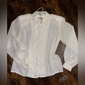 Jordan New York Elegant White‎ Blouse with Lace Collar